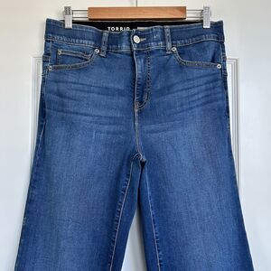 Torrid Bombshell Wide Leg Ankle Crop Super Soft Jeans Stretchy Size 10 High Rise